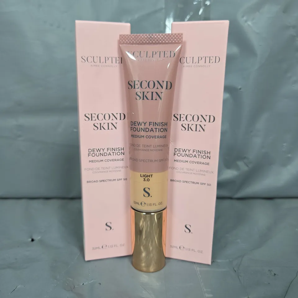 2 BOXED SCULPTED AIMEE CONNOLLY SECOND SKIN DEW FINISH FOUNDATIONS IN LIGHT 3.0 (2 X 32ML)