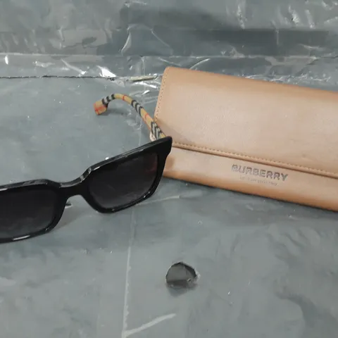 BURBERRY BE4335 SQUARE SUNGLASSES