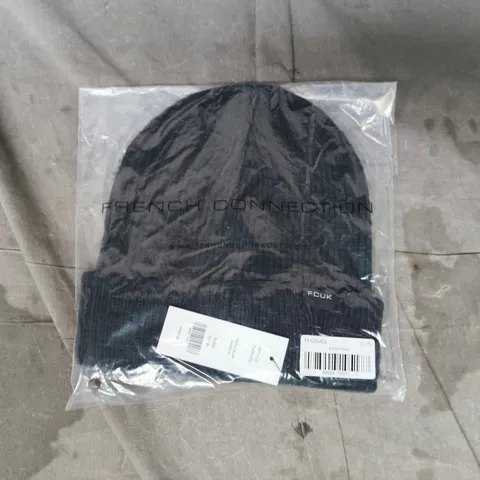 FRENCH CONNECTIONT HZMQ BEANIE HAT IN NAVY