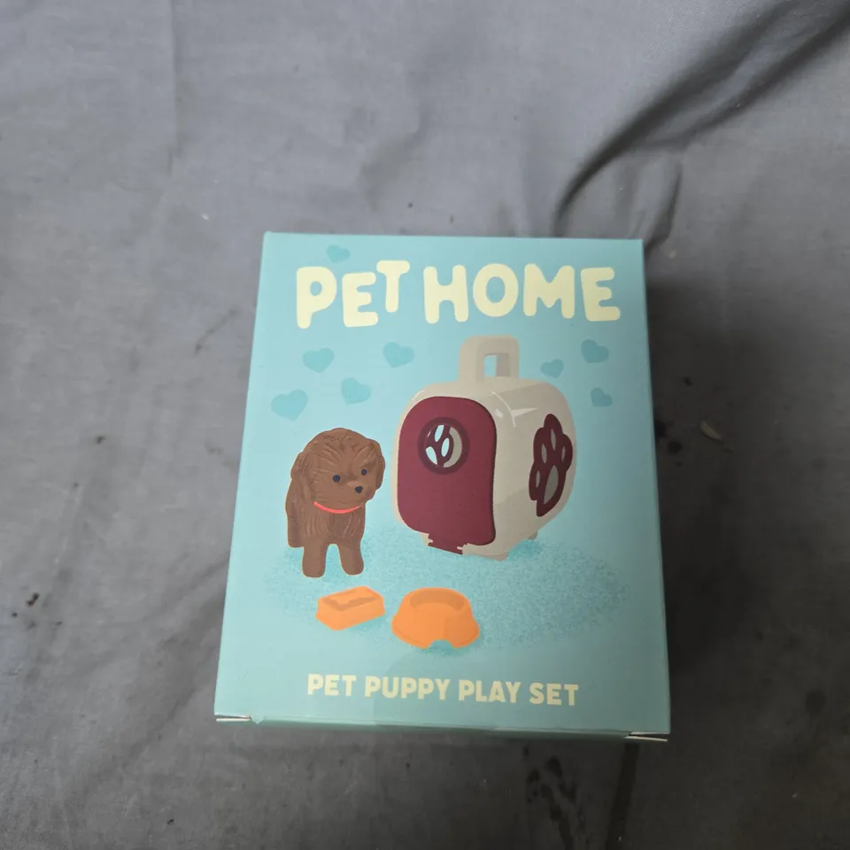 BOIX OF ASSORTED TOYS INCLUDING PET HOME PUPPY PLAY SET BOXED + MINI SKATEBOARD TOY 