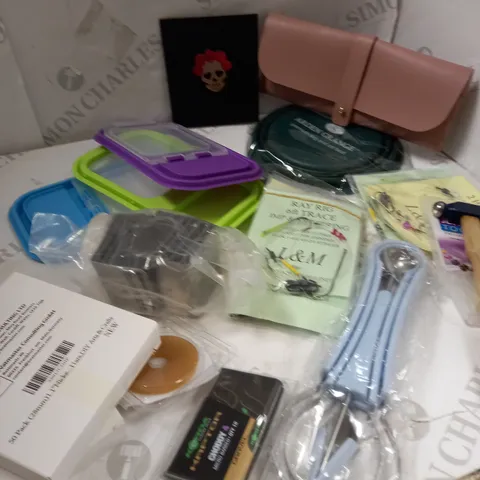 ASSORTED HOUSEHOLD ITEMS 