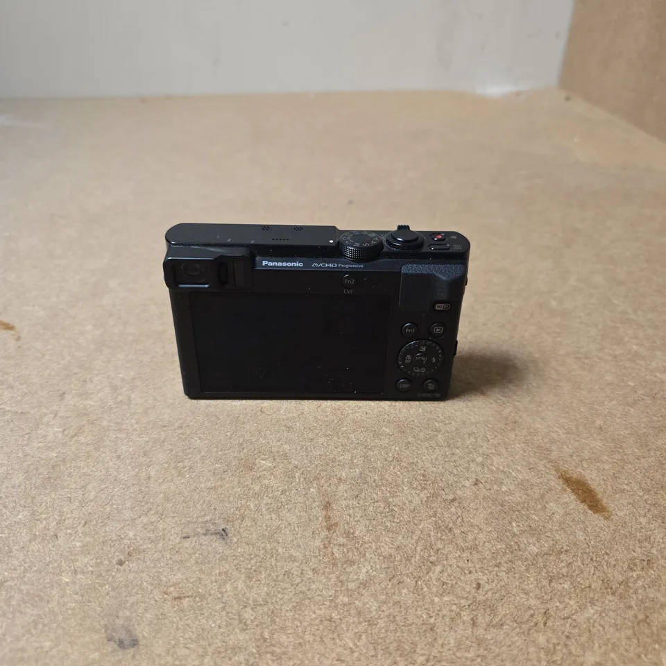 PANASONIC LUMIX COMPACT DIGITAL CAMERA WITH LEICA LENS – BLACK