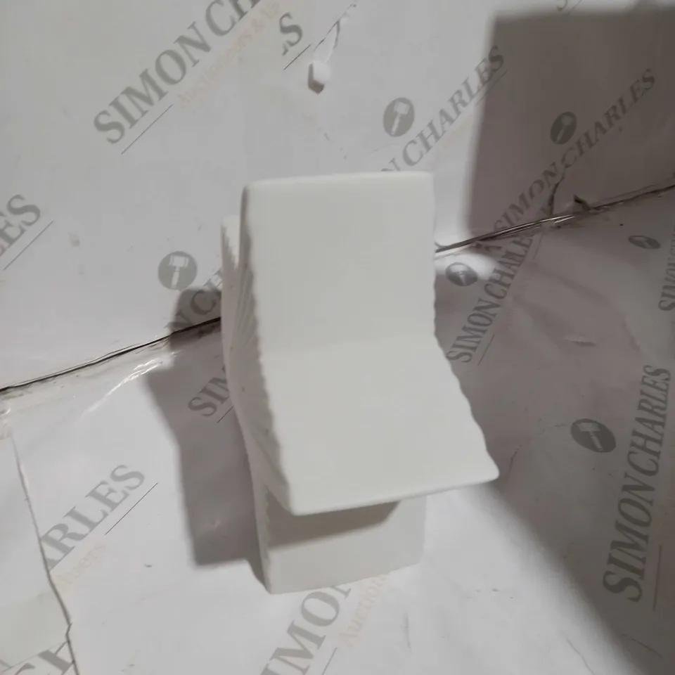 BOXED K BY KELLY HOPPEN SET OF LARGE CERAMIC LIGHT UP ORNAMENTS