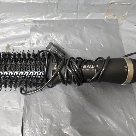BOXED REVAMP PROFESSIONAL PROGLOSS VOLUME BLOW DRY DR-1950AX-GB