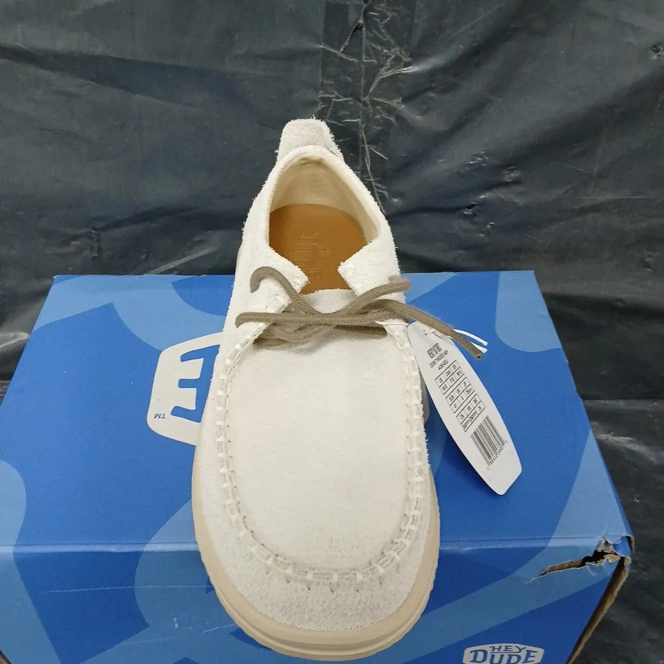 BOXED PAIR OF HEY DUDE WENDY SHOES - UK SIZE 8