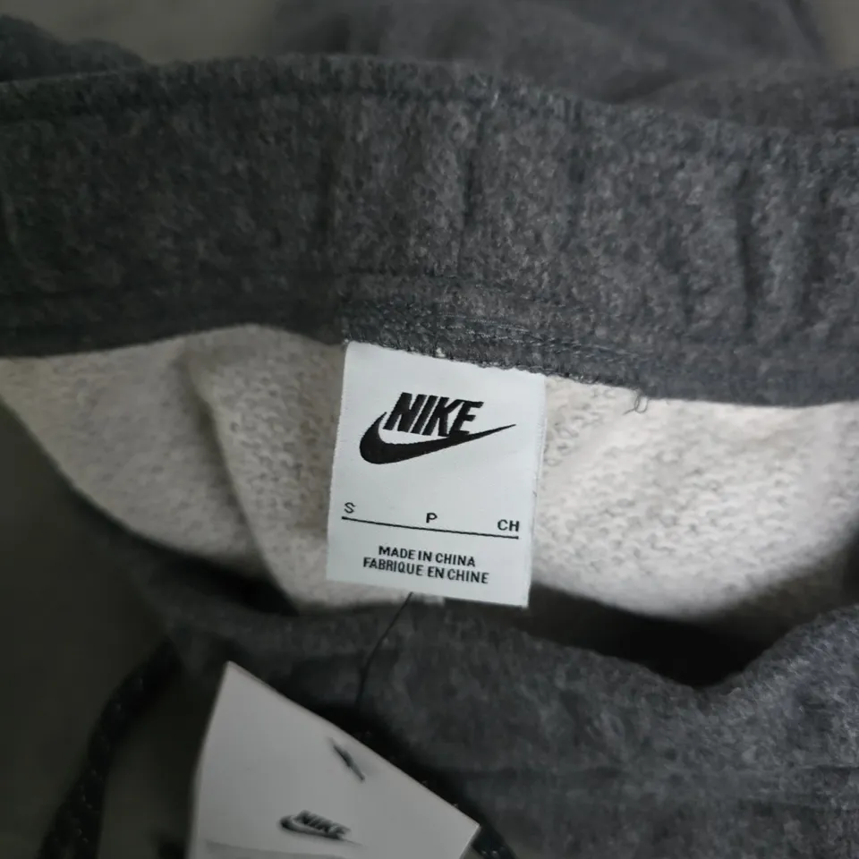 NIKE SLIM FIT TAPER LEG REGULAR LENGTH JOGGERS IN DARK GREY - SMALL