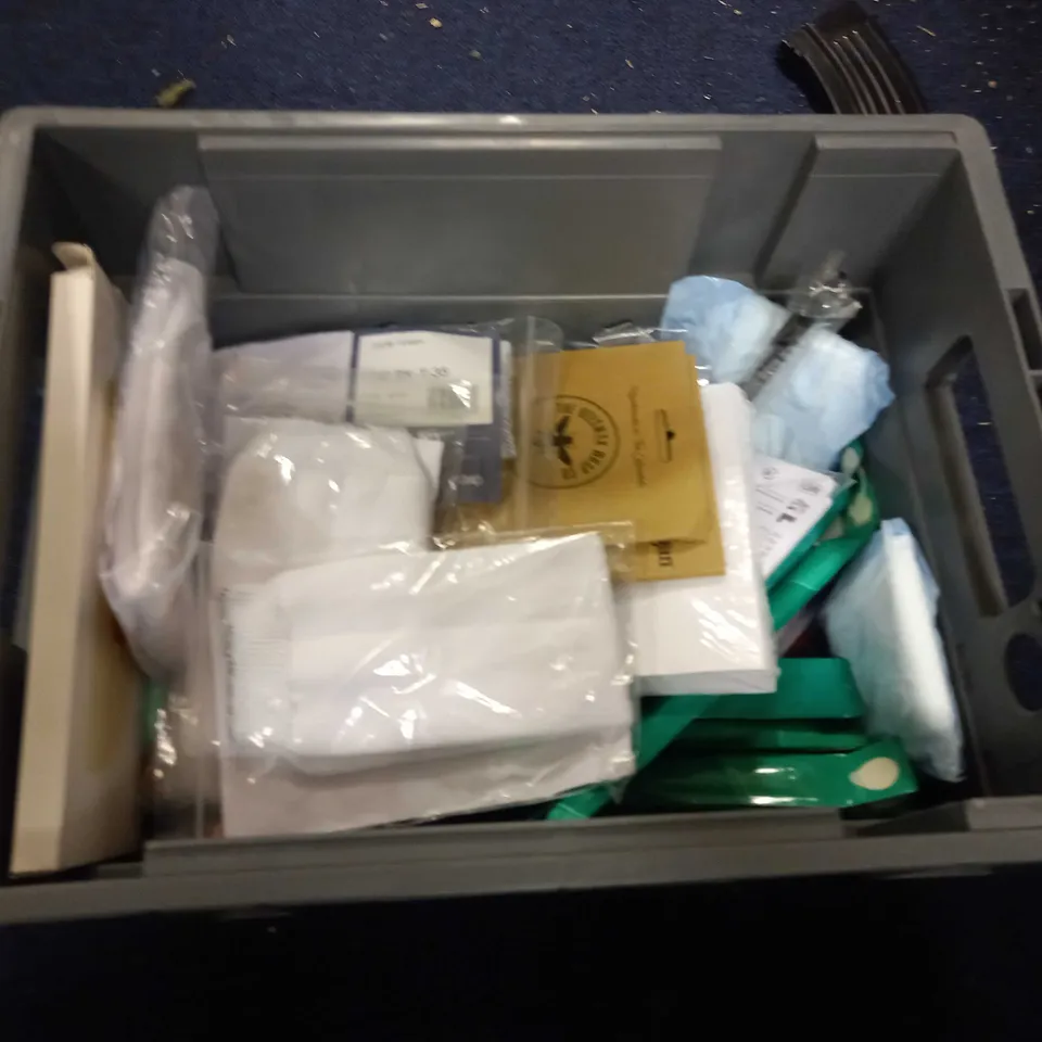 LOT OF ASSORTED HOUSEHOLD GOODS TO INCLUDE BEEMAX LUNCH PACK, SKY TV REMOTE, AND WHITE ROLL TAPES ETC.