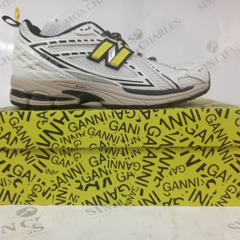 BOXED PAIR OF NEW BALANCE TRAINERS IN OFF WHITE/YELLOW UK SIZE 6