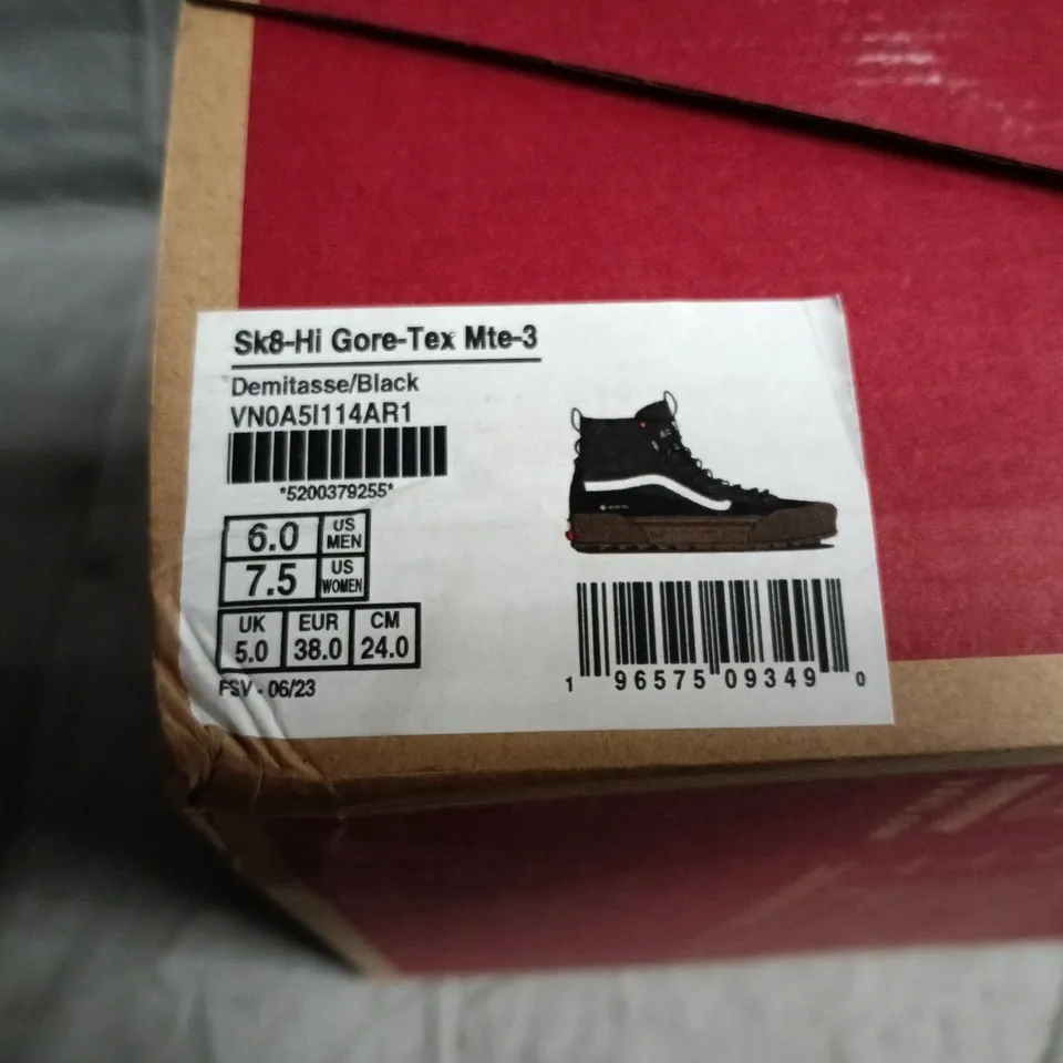 VANS SK8-HI GORE-TEX MTE-3 DEMITASSE/BLACK BOOTS – UK5 (EU38)
