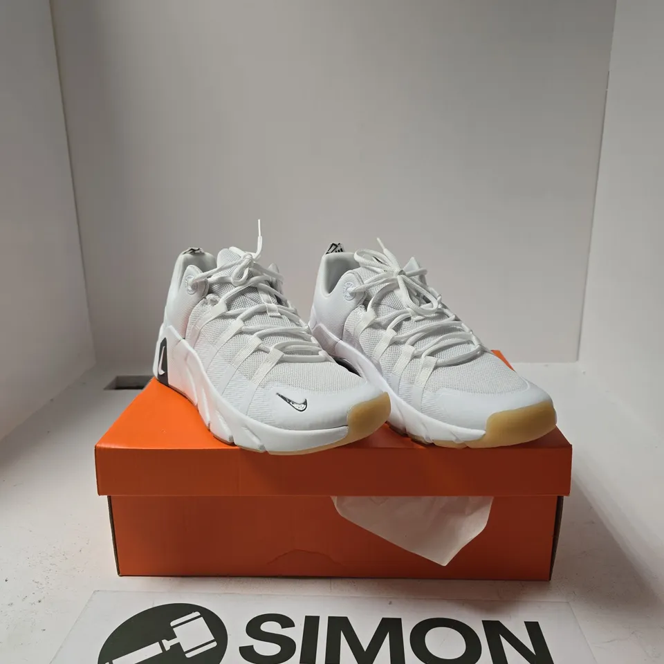 BOXED PAIR OF NIKE FREE METCON 7 TRAINERS SIZE UK 11