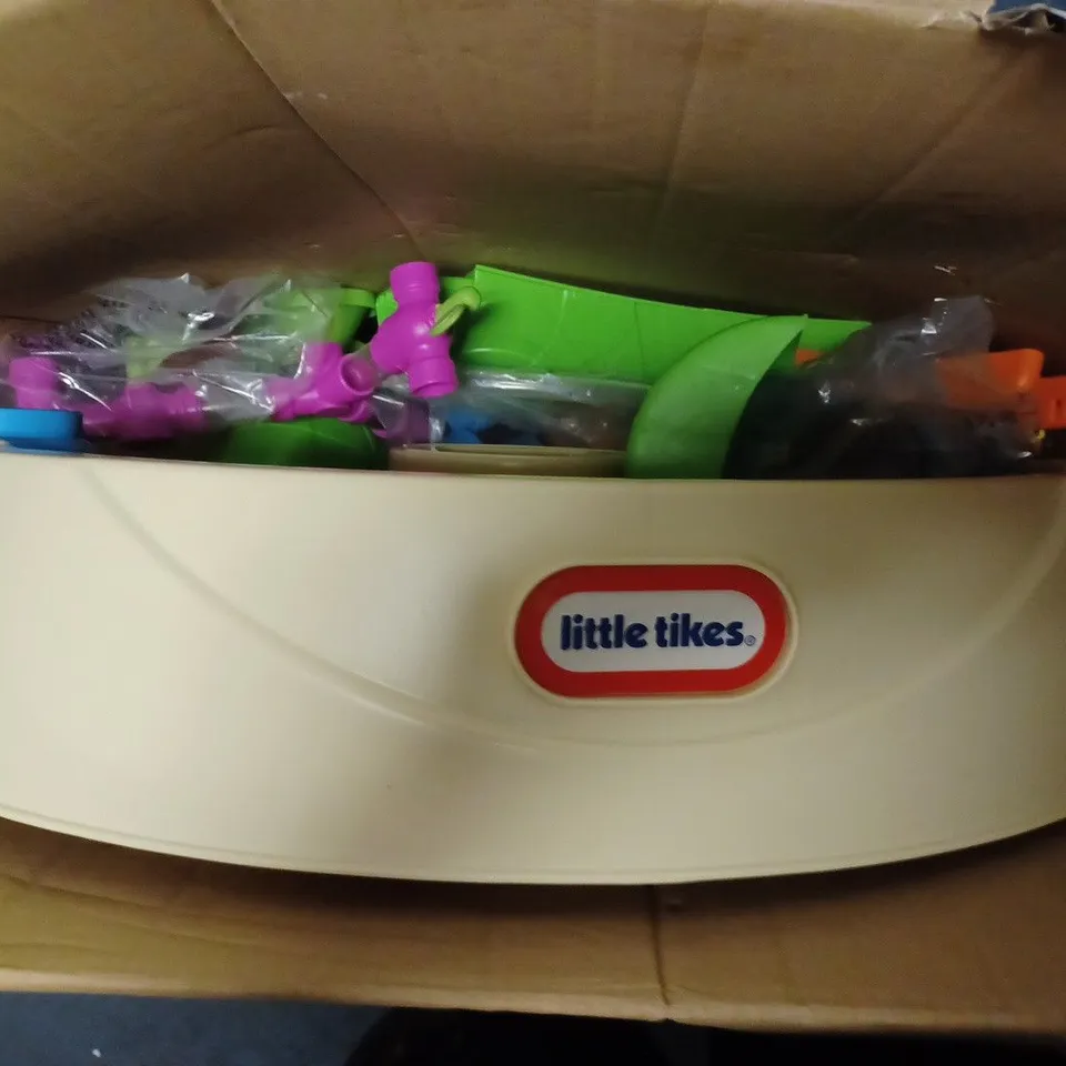 BOXED LITTLE TIKES FOUNTAIN FACTORY WATER TABLE RRP £70