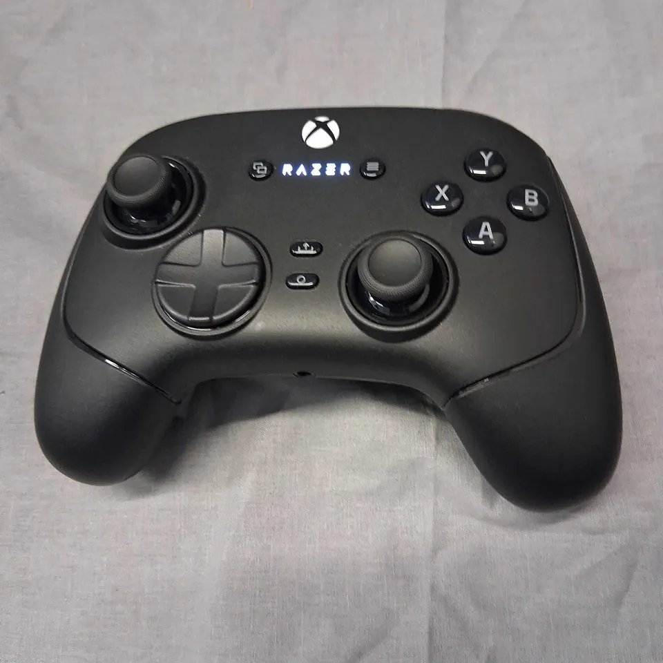 BOXED RAZER WOLVERINE V3 PRO WIRELESS ESPORTS CONTROLLER FOR XBOX & PC