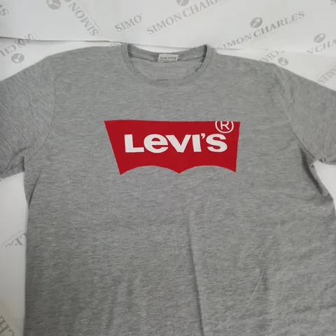 LEVIS LOGO T-SHIRT SIZE XL