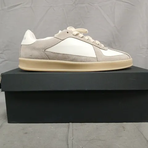 BOXED PAIR OF NUMERIS SHOES IN WHITE/TAUPE SIZE EU 42