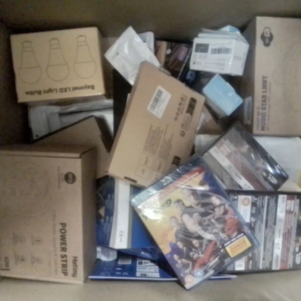 BOX CONTAINING LARGE AMOUNT OF BOXED ELECTRICAL ITEMS TO INCLUDE:GLITTER LAMP, SOLAR DECK LIGHTS, PHONE CASES, LED STRIP LIGHTS, HEADPHONES ETC.