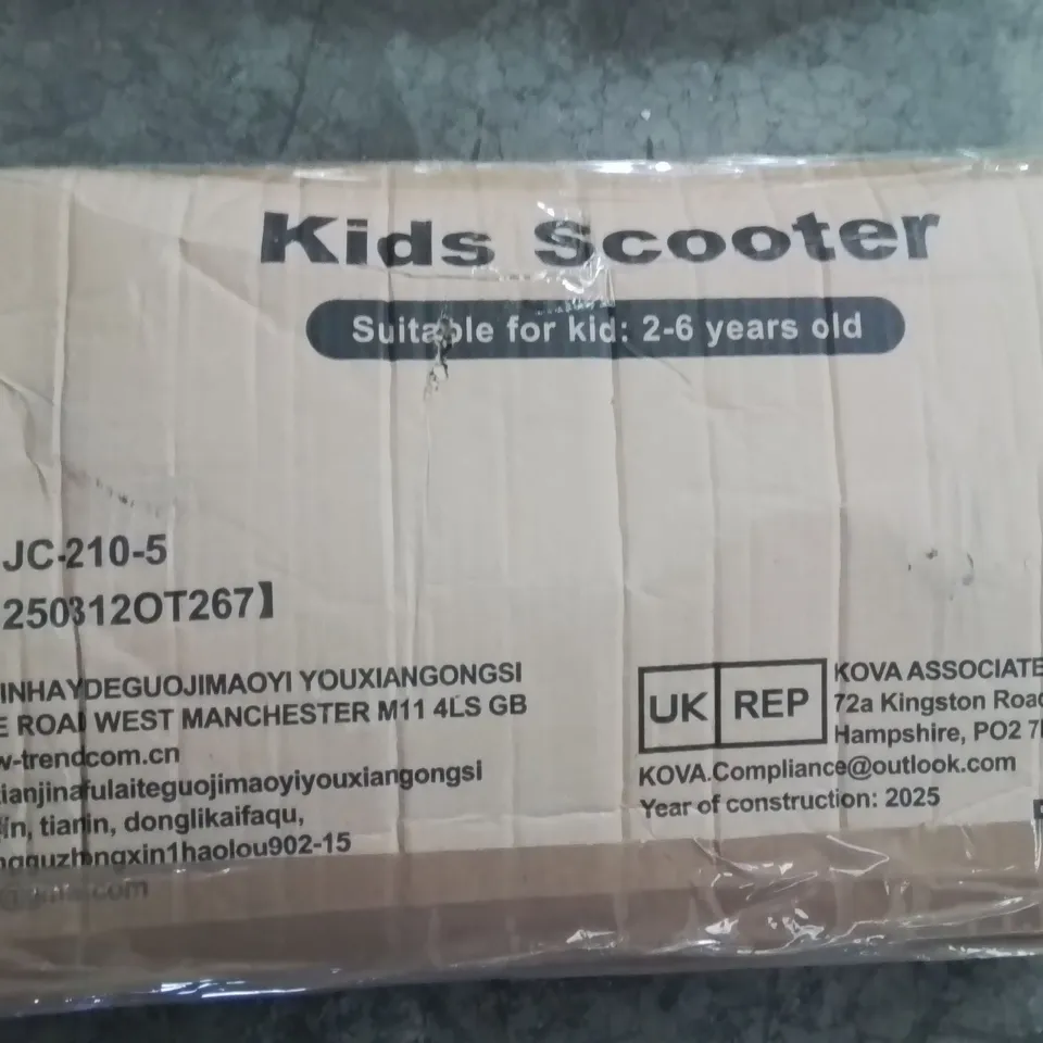 BOXED KIDS SCOOTER 