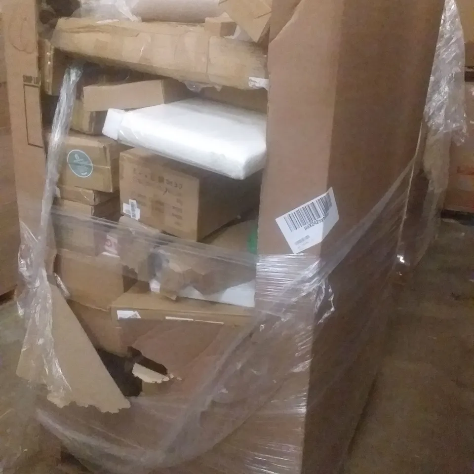 PALLET OF ASSORTED ITEMS INCLUDING BLACK TOILET SEAT, RETRACTABLE GATE, CLOCKS