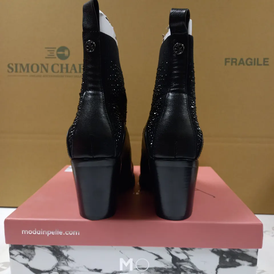 MODA IN PELLE KEENO ANKLE BOOTS SIZE 7