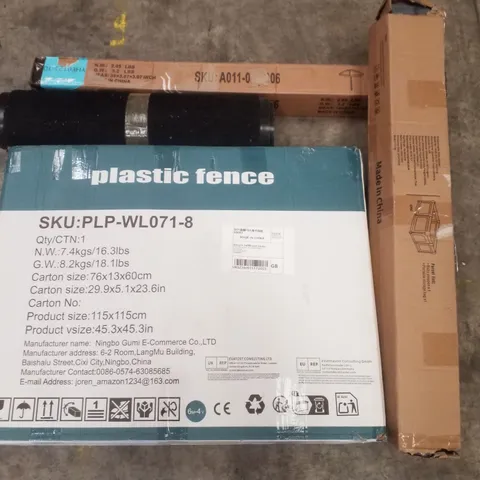 PALLET CONTAINING ASSORTED PRODUCTS INCLUDING PLASTIC FENCE, BABY PLAYPEN, HALLWAY MAT & BEACH UMBRELLA