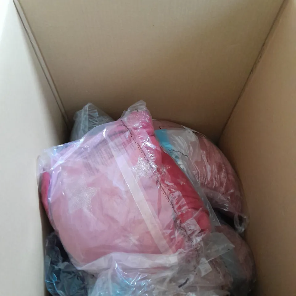 APPROXIMATELY 10 LADIES CLOTHING ITEMS TO INCLUDE TOPS AND LOUNGEWEAR VARIOUS COLOURS, SIZES AND STYLES