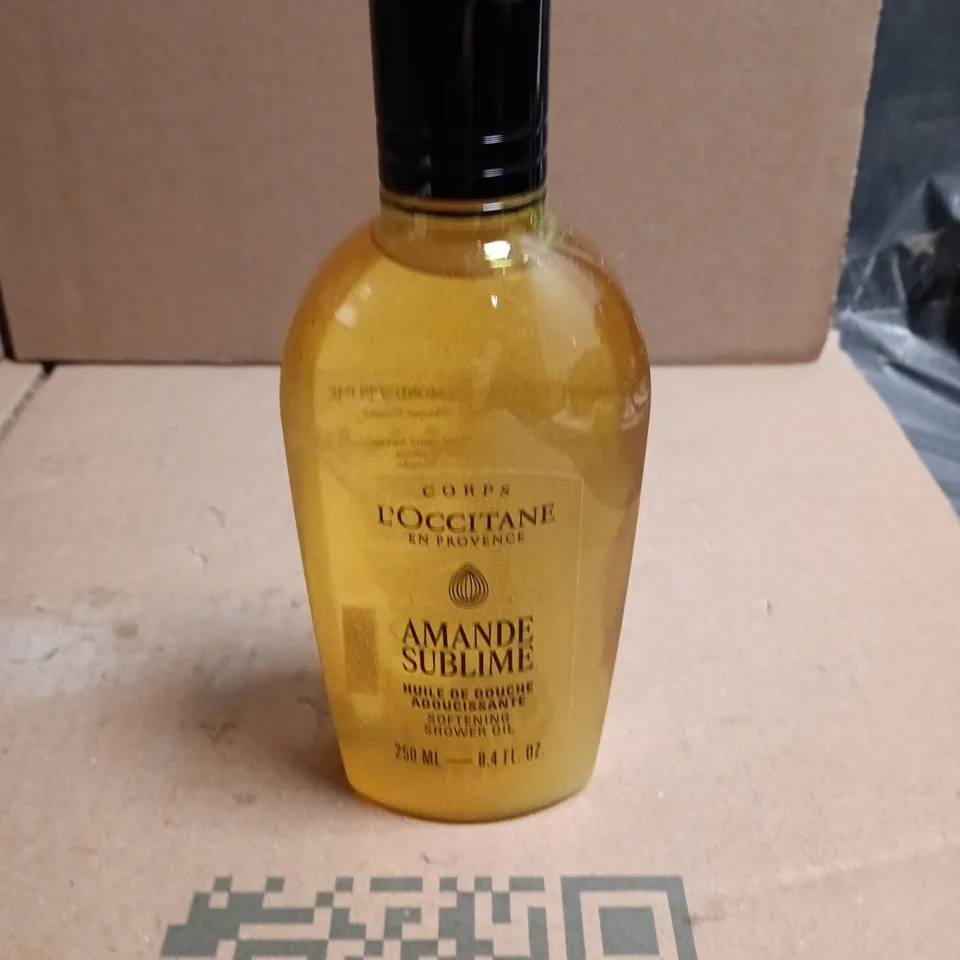 L'OCCITANE AMANDE SUBLIME SOFTENING SHOWER OIL 250ML 