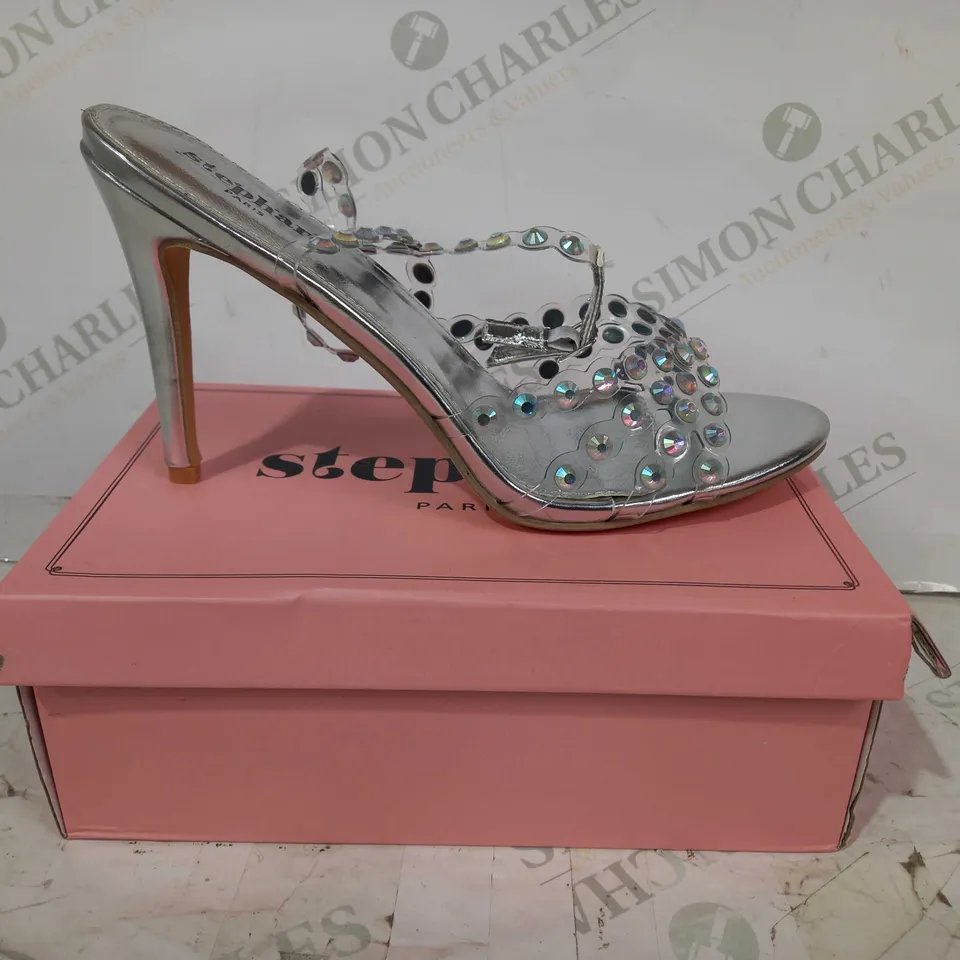 BOXED PAIR OF STEPHAN PARIS RHINESTONE CLEAR STRAP HEELS IN SILVER COLOUR EU SIZE 41