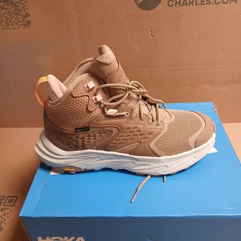 HOKA ANACAPA GTX HIKING BOOTS – BROWN BOXED SIZE 7