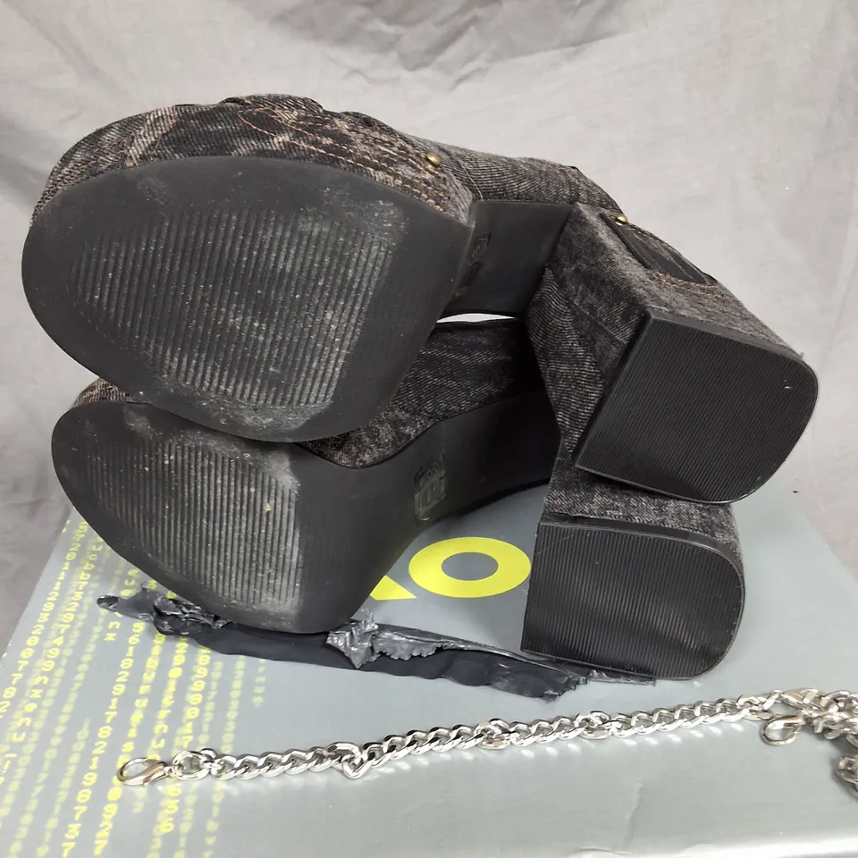 BOXED KOI FADED DENIM PLATFORM JEELS IN BLACK - UK6