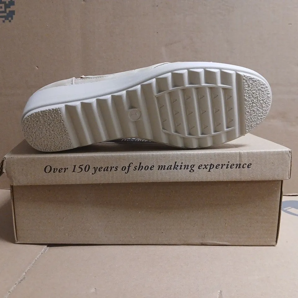 BOXED PAIR OF CUSHION-WALK PEEP TOE LOW WEDGE SLIP-ON SHOES IN TAUPE SIZE 7