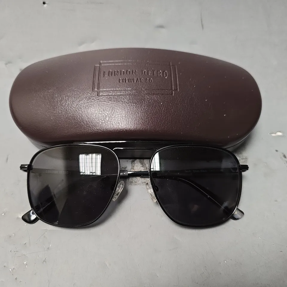 LONDON RETRO JACOB SHINY BLACK SUNGLASSES 