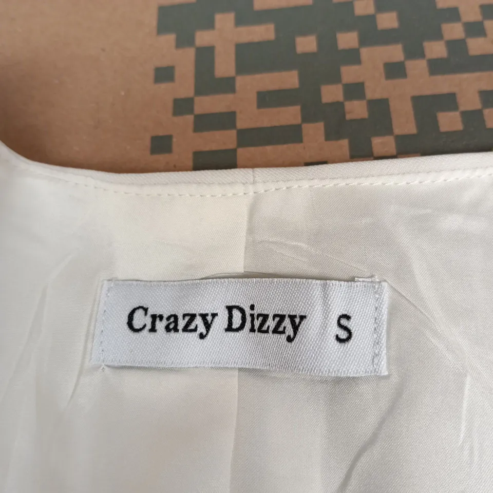 CRAZY DIZZY WHITE SLEEVELESS BUTTON-FRONT TOP, WOMEN'S SIZE S