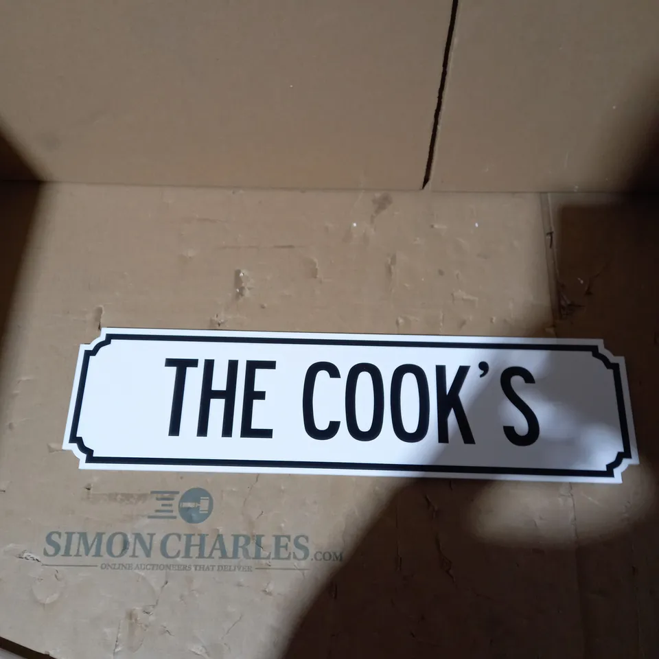 PERSONALISED VINTAGE ROAD SIGN