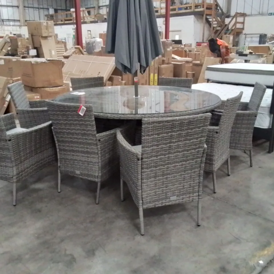 LUARA JAMES RATTAN GARDEN SET INCLUDING 7 CHAIRS AND A GLASS TABLE AND UMBRELLA 