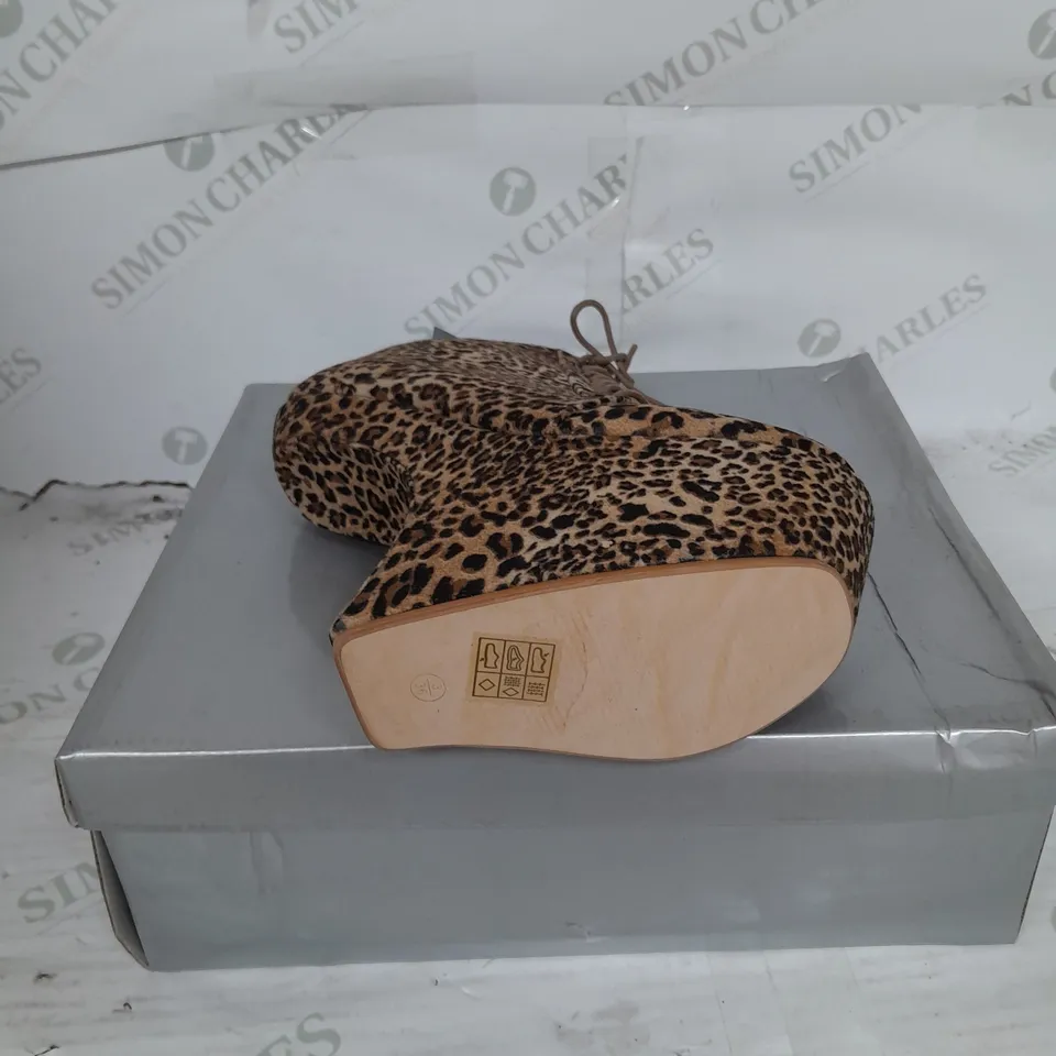 BOXED PAIR OF CASANDRA PLATFORM LACE UP BOOT IN LEOPARD SUEDE SIZE 3