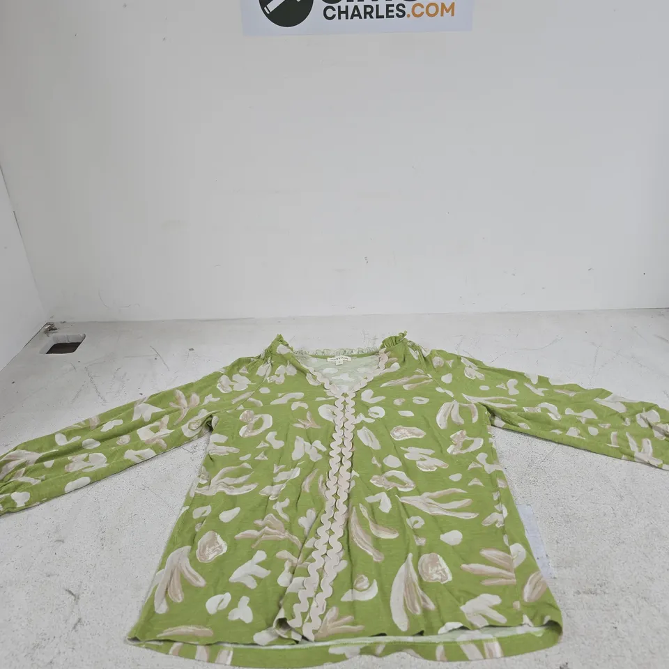 MONSOON GREEN AND WHITE TOP SIZE SMALL