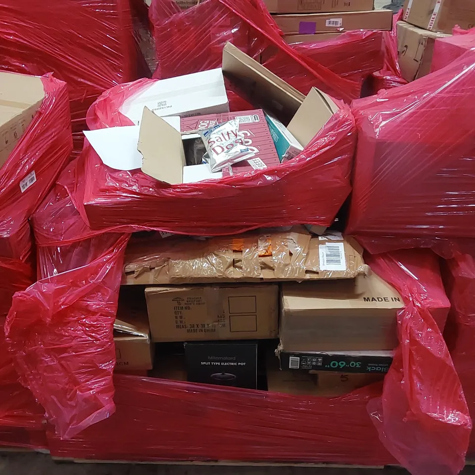 PALLET TO CONTAIN AN ASSORTMENT OF HOUSEHOLD ITEMS TO INCLUDE; BOXES OF SALTY DOG CRISPS, SPLIT TYPE ELECTRIC POT, COAT HANGERS, BOXED FURNITURE ETC