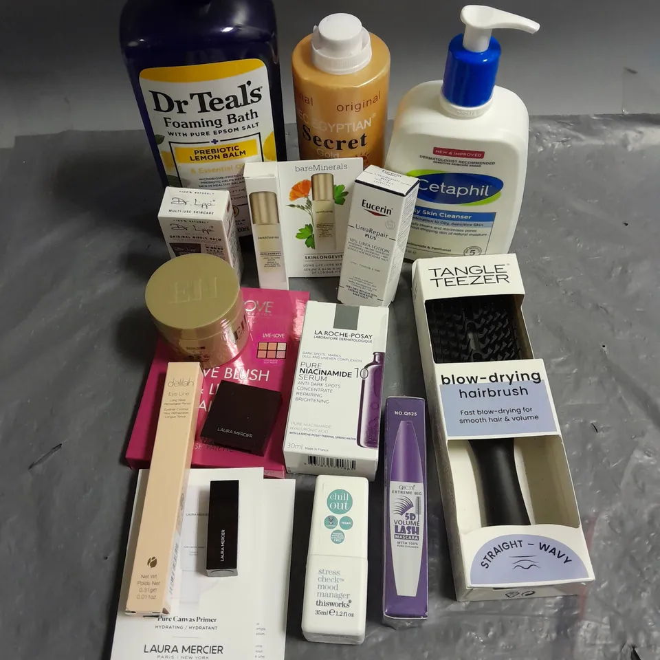 APPROXIMATELY 15 ASSORTED COSMETIC PRODUCTS TO INCLUDE - CETAPHIL DAILY SKIN CLEANSER - DR.LIPP ORIGINAL NIPPLE BALM - THISWORKS STRESS CHECK MOOD MANAGER - ETC