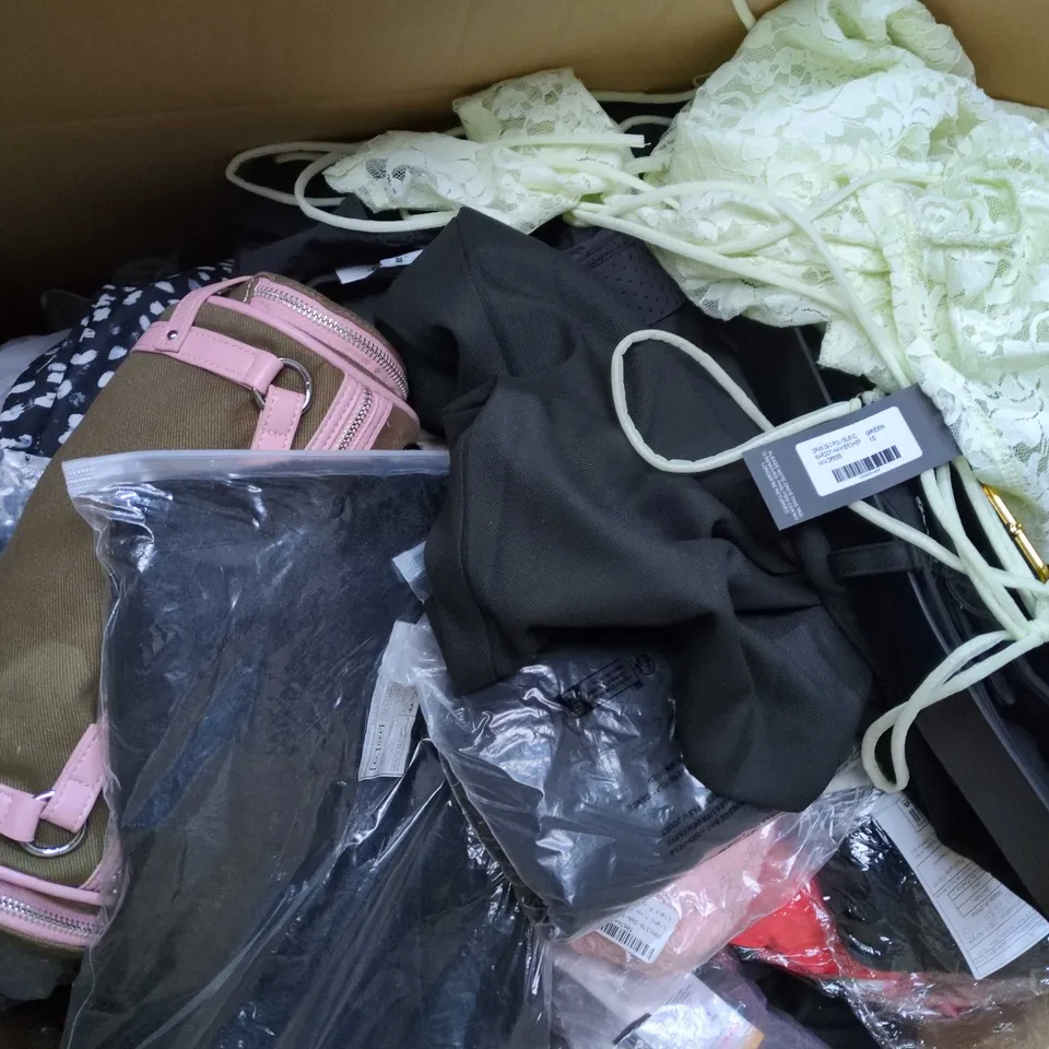 APPROXIMATELY 35 ASSORTED CLOTHING ITEMS IN VARIOUS SIZES, STYLES & COLOURS TO INCLUDE BAGS, DRESSES, TOPS, ETC - COLLECTION ONLY