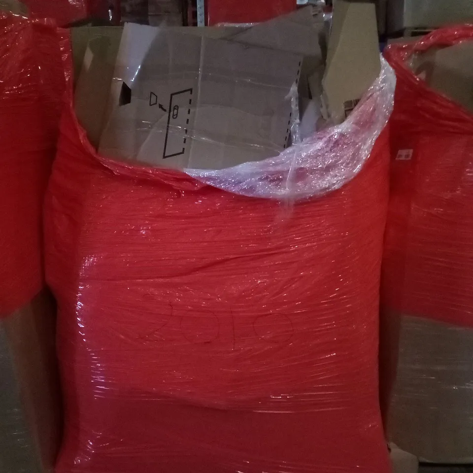 PALLET OF ASSORTED ITEMS INCLUDING REIGA CEILING FAN, BATH TOY SUIT, SINGLE USE FACE MASKS, AIR FRYER LINERS, WHITE UMBRELLAS 