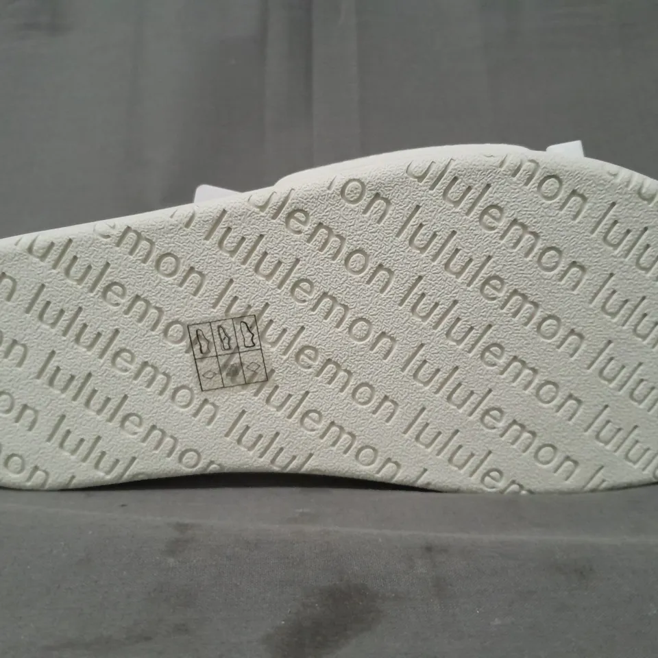 BOXED PAIR OF LULULEMON RESTFEEL SLIDERS IN CREAM UK SIZE 5.5