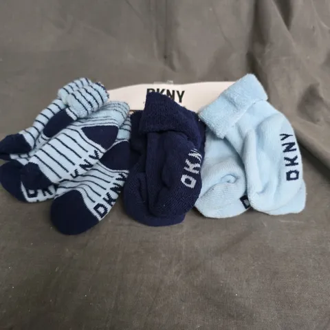 DKNY BABY SOCK SET