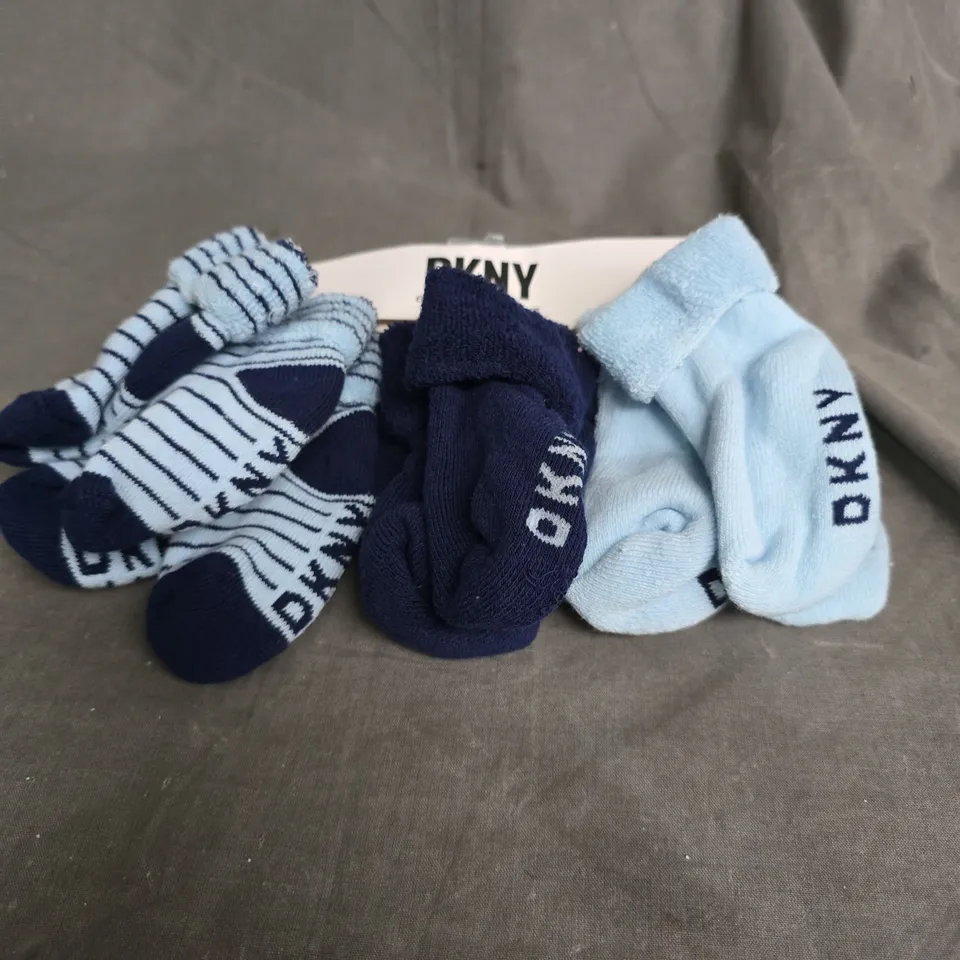 DKNY BABY SOCK SET