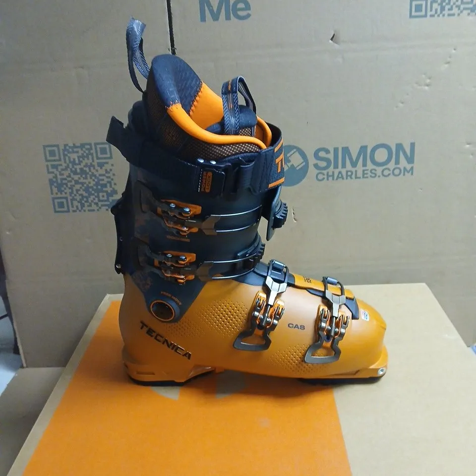 TECNICA COCHISE 130 DYN GW SKI BOOTS – UK 8, 27.5 MONDO, ORANGE/BLUE BOXED