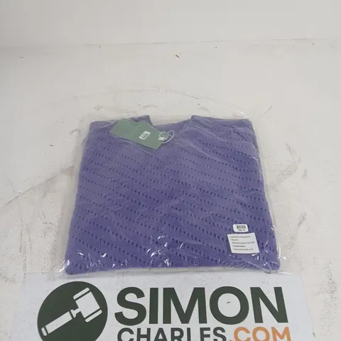 BOX OF APPROXIMATELY 15 LA MAREY KNITTED JUMPERS PURPLE SIZE L
