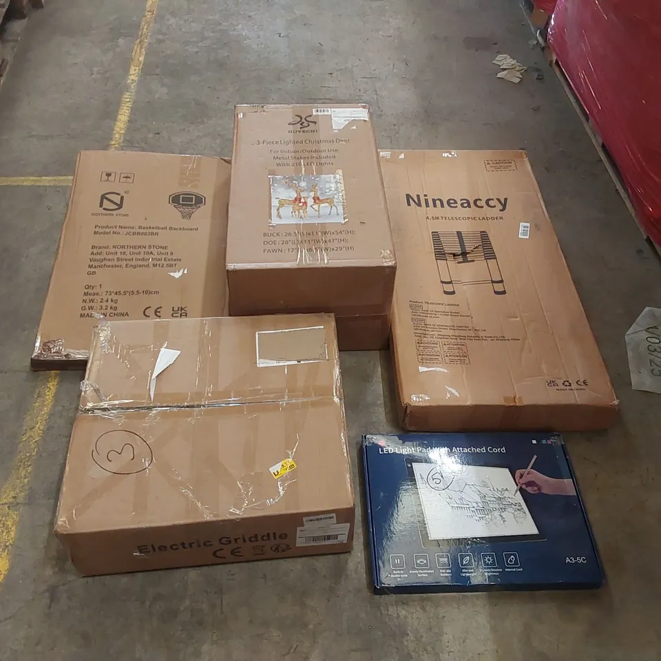 PALLET OF ASSORTED ITEMS INCLUDING: ELECTRIC GRIDDLE, LED LIGHT PAD, 4.5M TELESCOPIC LADDER, REINDEER DECORATIONS, BASKETBALL BACKBOARD ECT