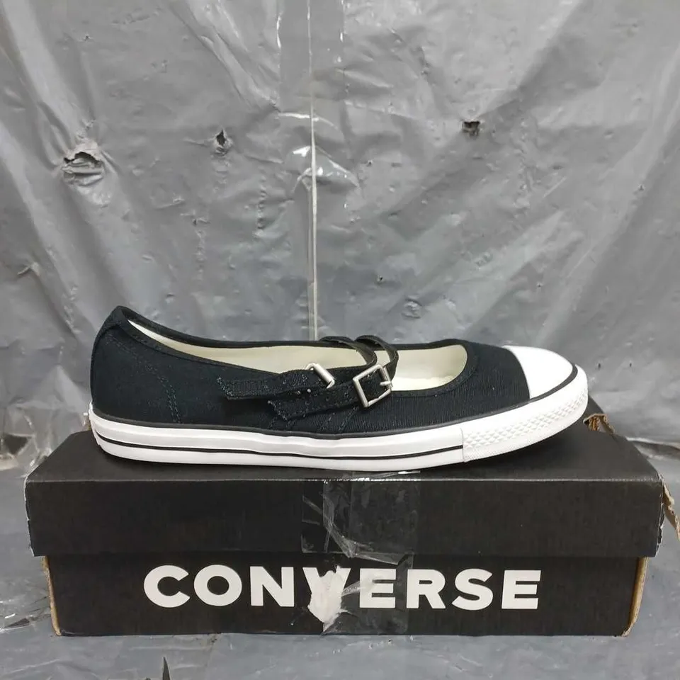 BOXED PAIR OF CONVERSE DAINTY MARY JANE SLIP SHOES IN BLACK/WHITE SIZE 6