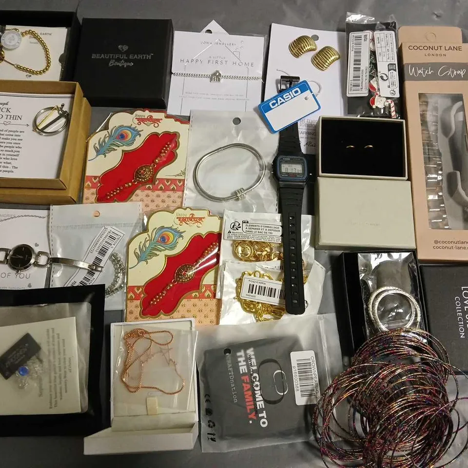 LOT OF ASSORTED JEWELLERY AND WATCH ITEMS