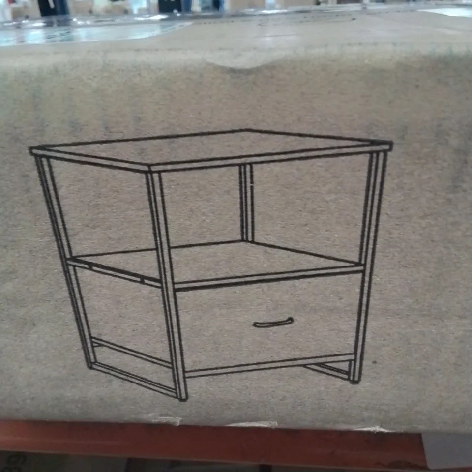 A BOXED STORAGE CHEST/SIDE TABLE