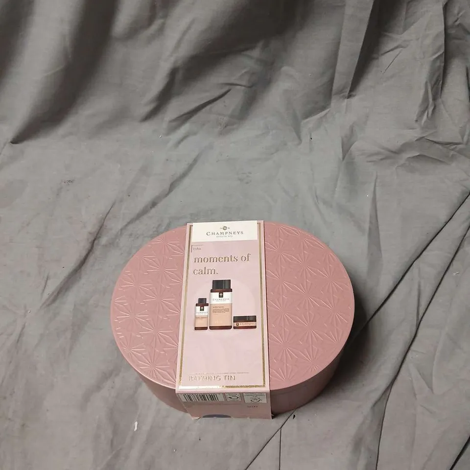 CHAMPNEYS MOMENTS OF CALM BATHING TIN – PINK ROUND TIN