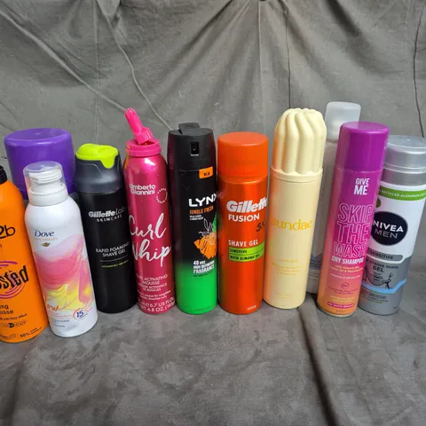 APPROXIMATELY 12 ASSORTED AEROSOLS TO INCLUDE - UNBERTO GIANNINI CURL MOUSSE - GOT2B CURLING MOUSSE - SUNDAY LEMON ZEST WHIPPE SHOWER FOAM - ETC - COLLECTION ONLY